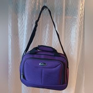 U.S. Traveler Purple Travel Bag with Black Adjustable Strap Preowned